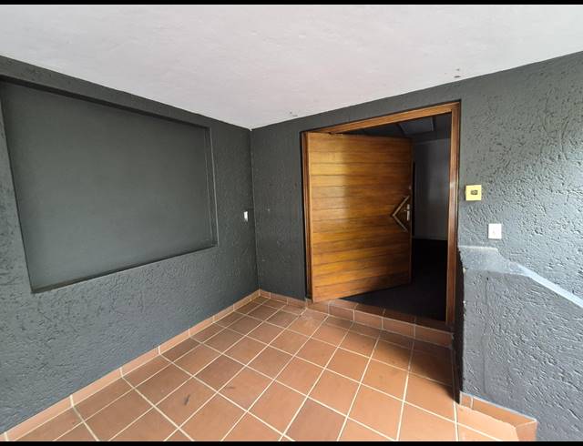 987M² OFFICE FOR SALE IN PAULSHOF